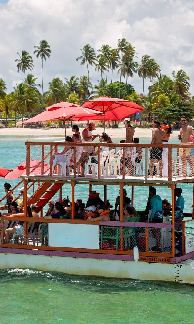 Punta Cana Party Guide: From Pool Parties to Late-Night Clubs