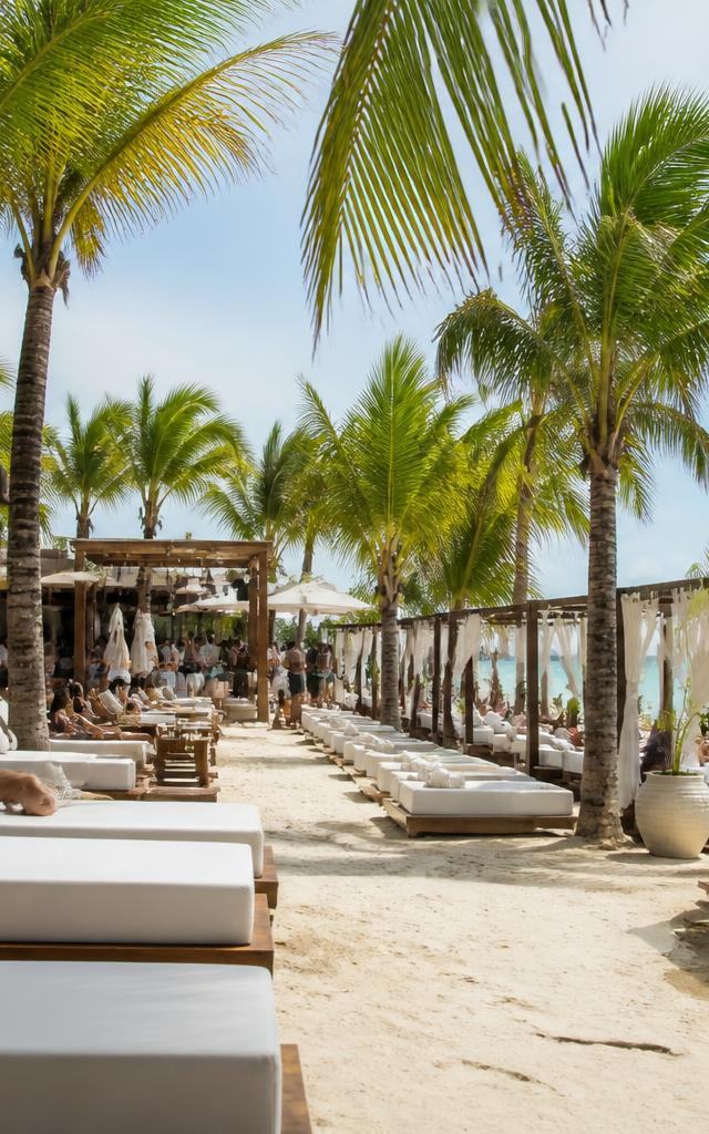 Cancun Beach Clubs: Daybeds, Day Parties & How They Work